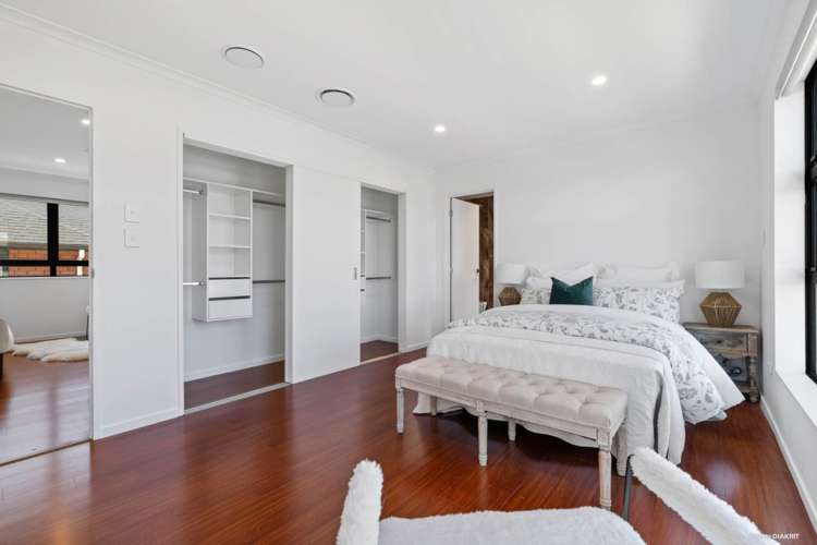 13 Hakinakina Drive Flat Bush_10