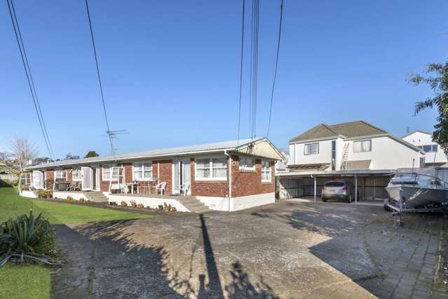 Block Of Three Flats - Freehold Title!