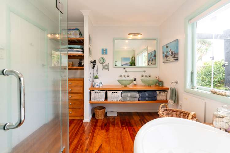 108 Wellington Road Paekakariki_30