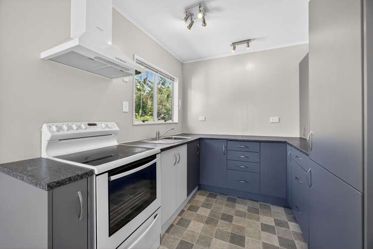 2/34A Helena Street Massey_8