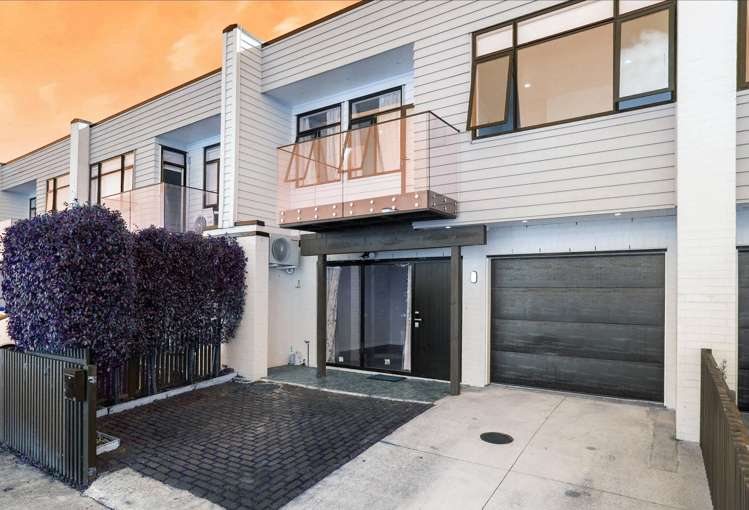 24 Moho Lane_0