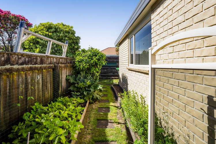 6 Saddle Row Welbourn_25