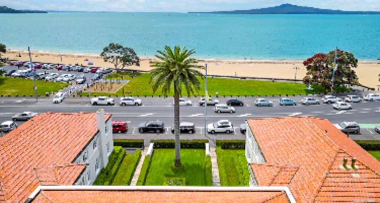 3/105 Tamaki Drive_0