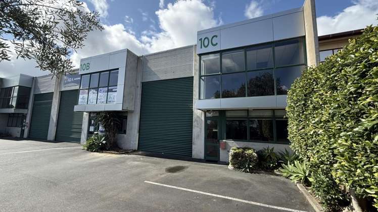 Unit B or C, 10 Arrenway Drive_0