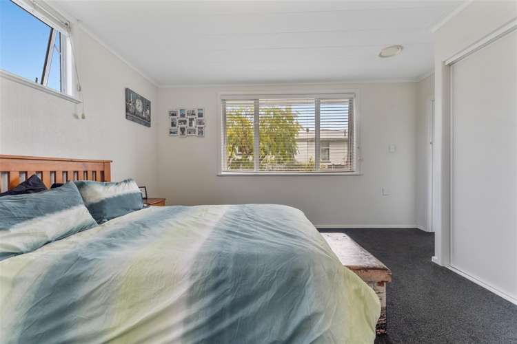 17 Maitland Avenue Stoke_22