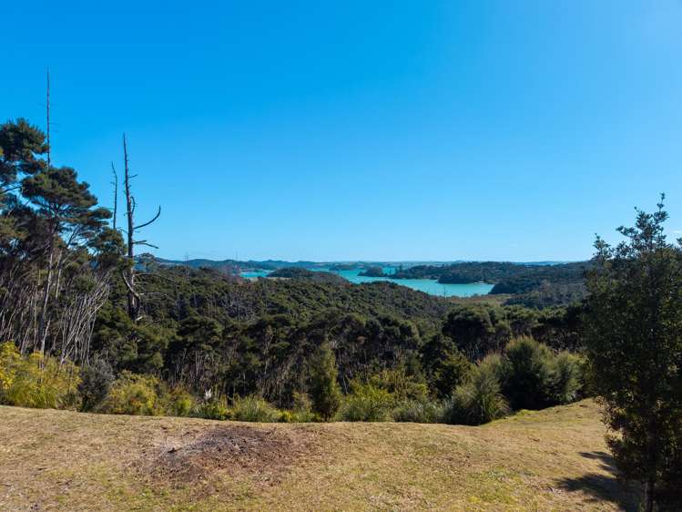 Aucks Road Russell_1