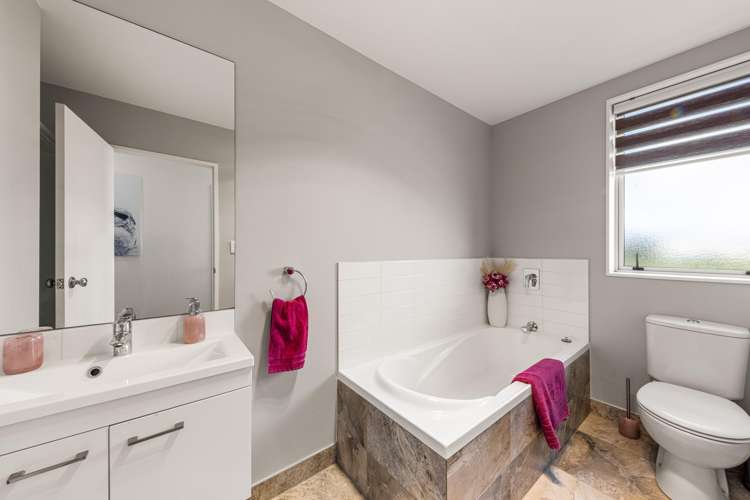 114 Grand Drive Orewa_10