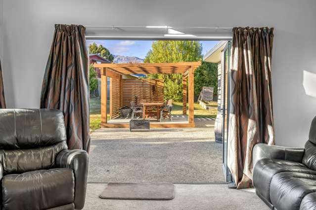 7 Ellie Place Lake Hawea_4