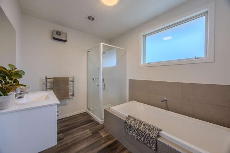 34 Quinnat Street Albert Town_11