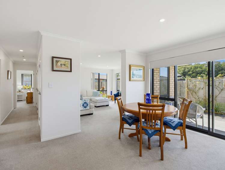 8 Sycamore Drive Te Kamo_7