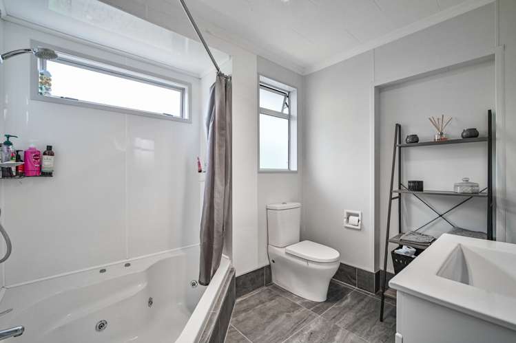 3 Murdoch Place Raureka_11