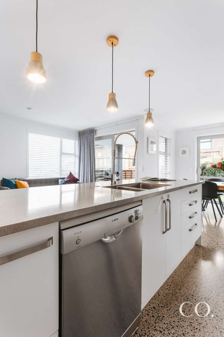 284 Ballintoy Park Drive Welcome Bay_10