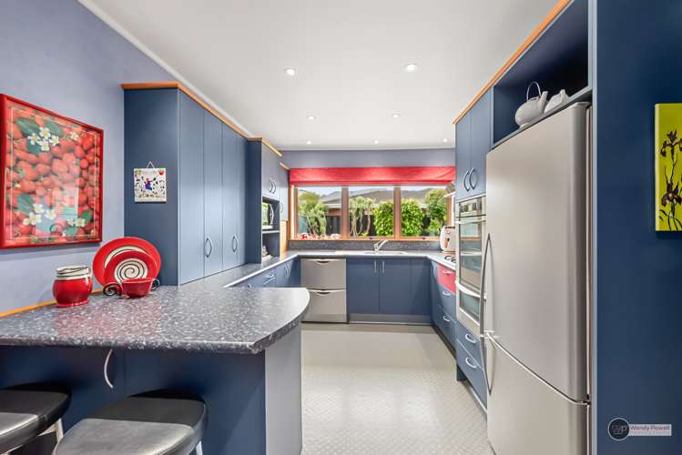 37 Kebbell Grove Epuni_8