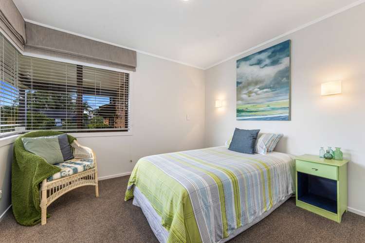 10 Coldham Crescent Saint Johns_18