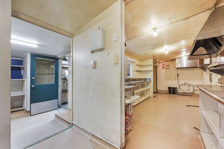 90 Commercial Street Takaka_14