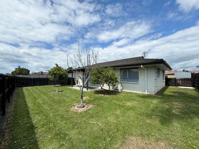 Vibrant Two Bedroom - Papatoetoe Golden Circle