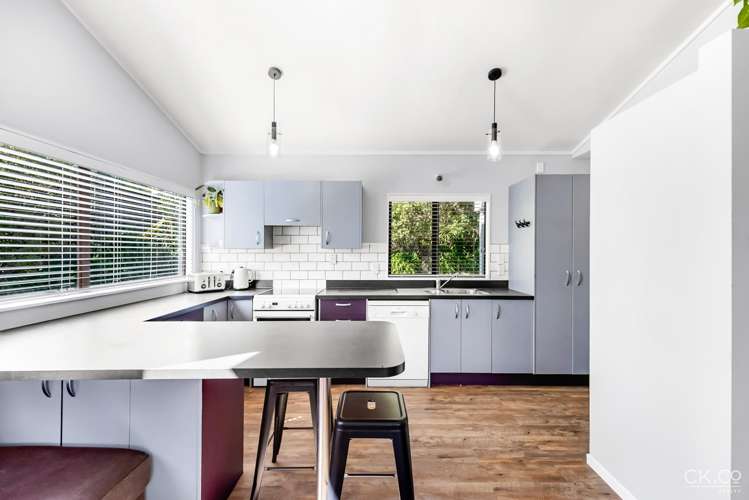 11 McManaway Grove Stokes Valley_11