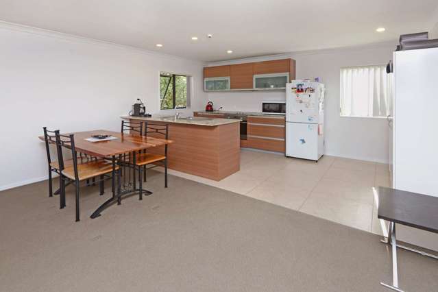 10/46 Carlos Drive Flat Bush_3