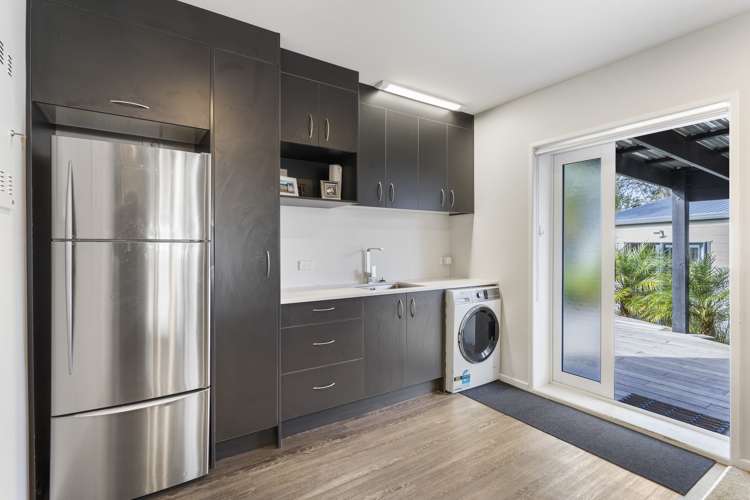23 Helleur Road Massey_15