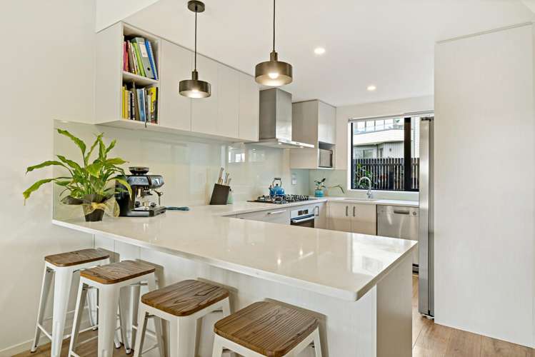 15 Moki Place Long Bay_6