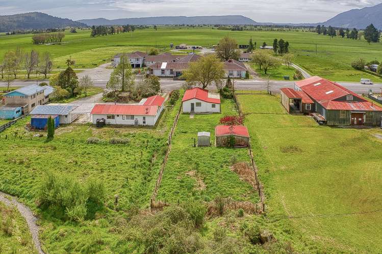 43 Main Road Harihari_26