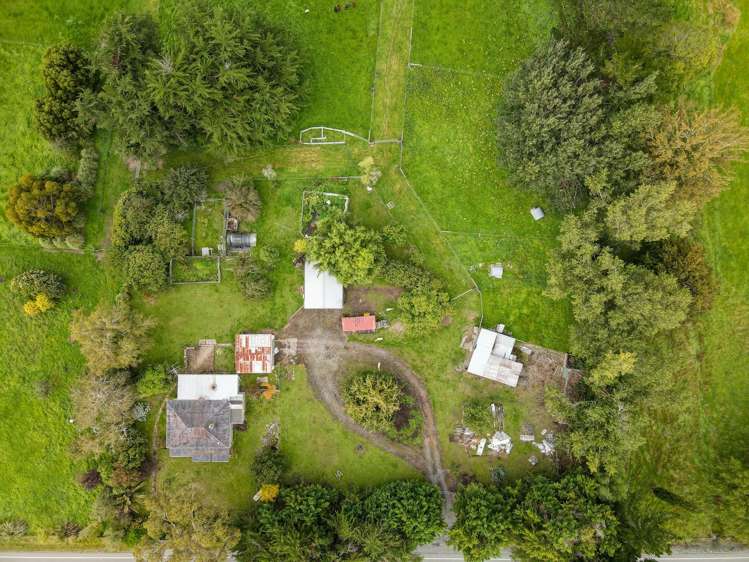 657 Domett Road Domett_44