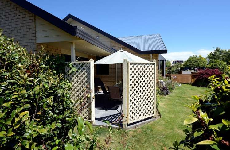 5 Falcon Drive Allenton_14