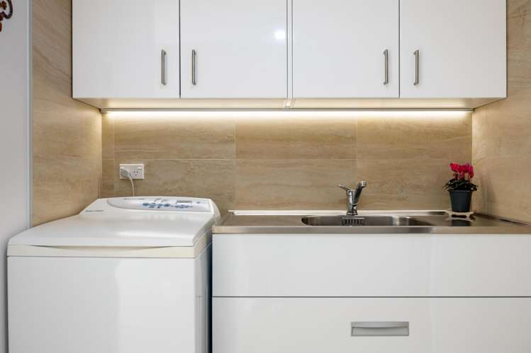 137 West Hoe Heights Orewa_25
