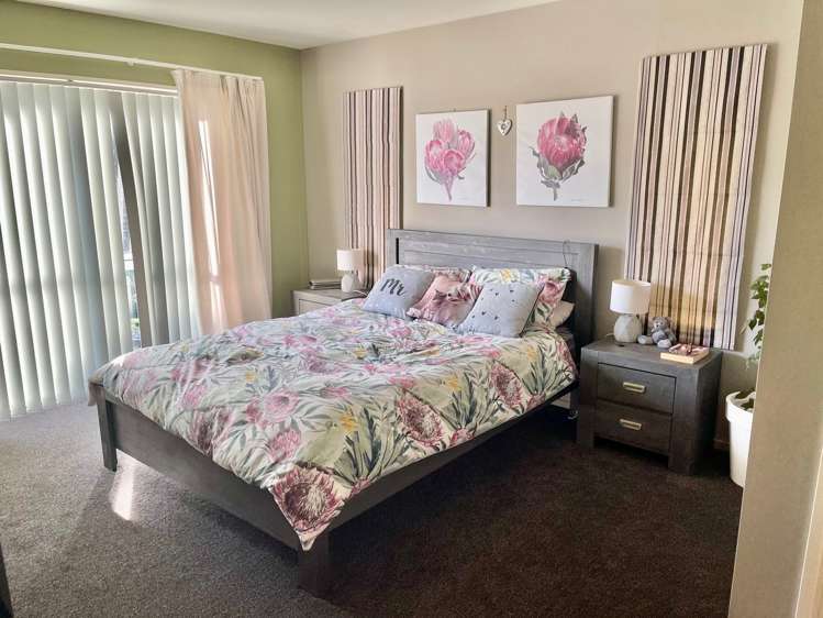 21 Sutton Place Dallington_10