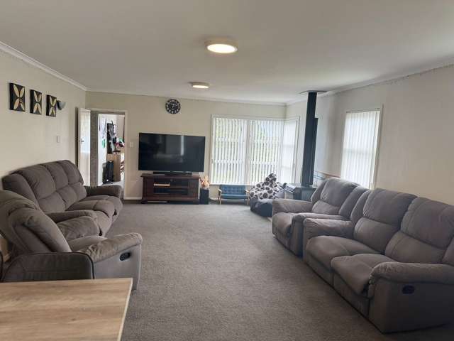 11 Holland Street Wainuiomata_4