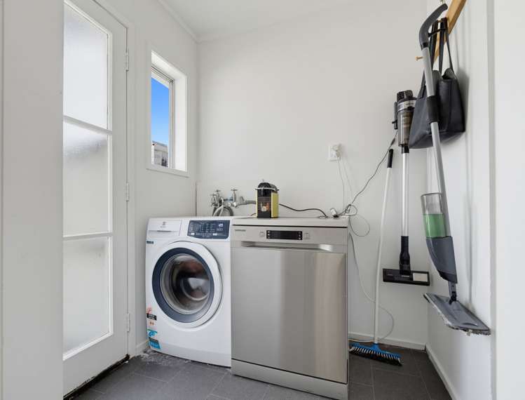 2/11 Longreach Drive Sunnyvale_10