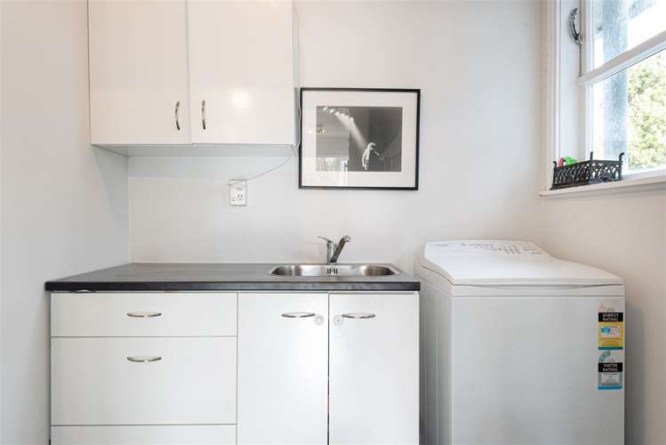 83 Onewa Road Northcote_9