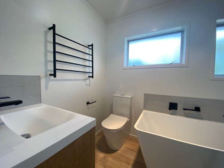 2/166 Pigeon Mountain Road Half Moon Bay_4