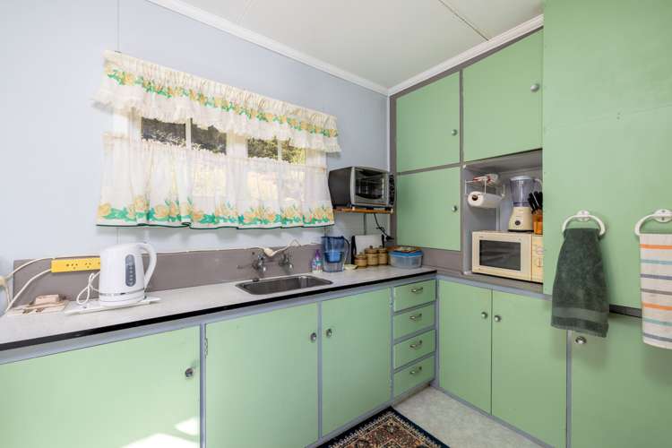 64 Bayview Road Charteris Bay_4