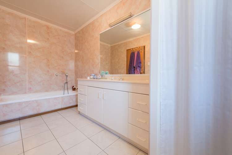 14 Coleridge Place Stoke_15