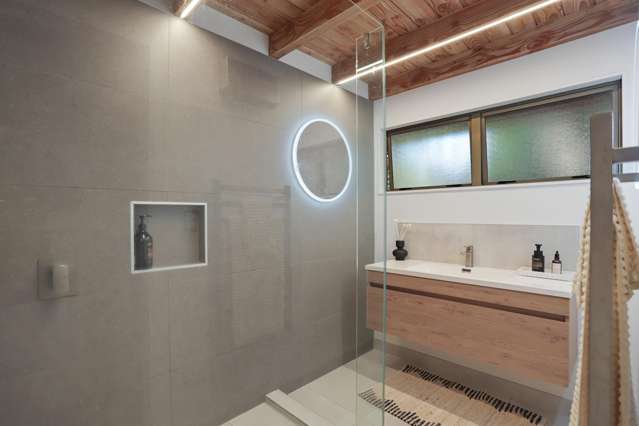 183 Laingholm Drive Laingholm_2