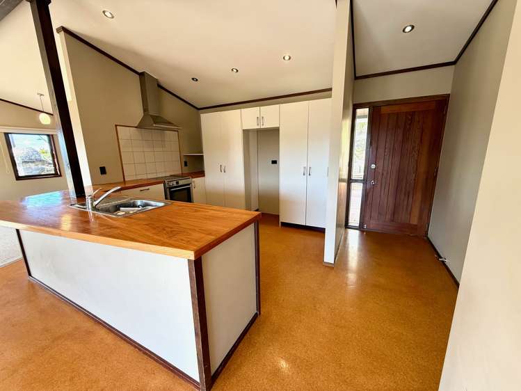 64 Hills Road Raglan_2