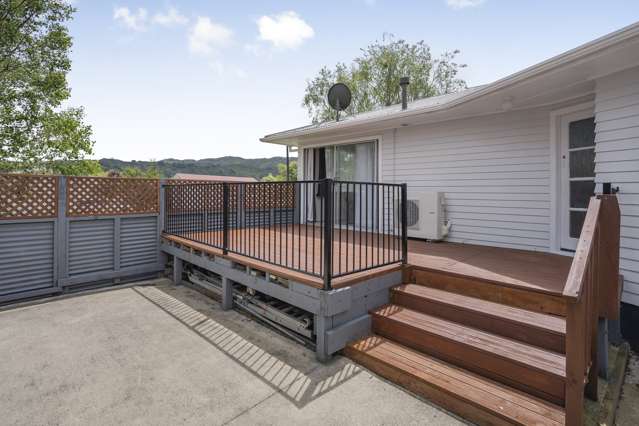 11 Dewsbury Grove Wainuiomata_3