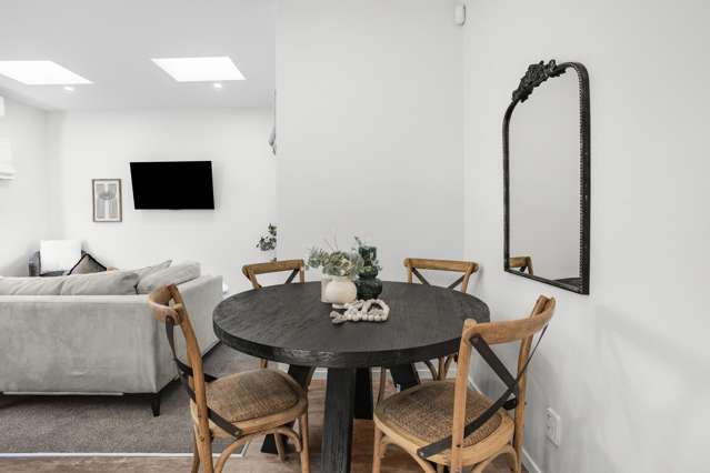 3/62 Queens Grove Hutt Central_4