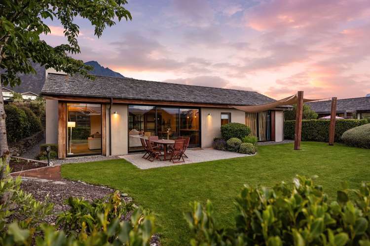 5 Glengarry Court Jack's Point_1