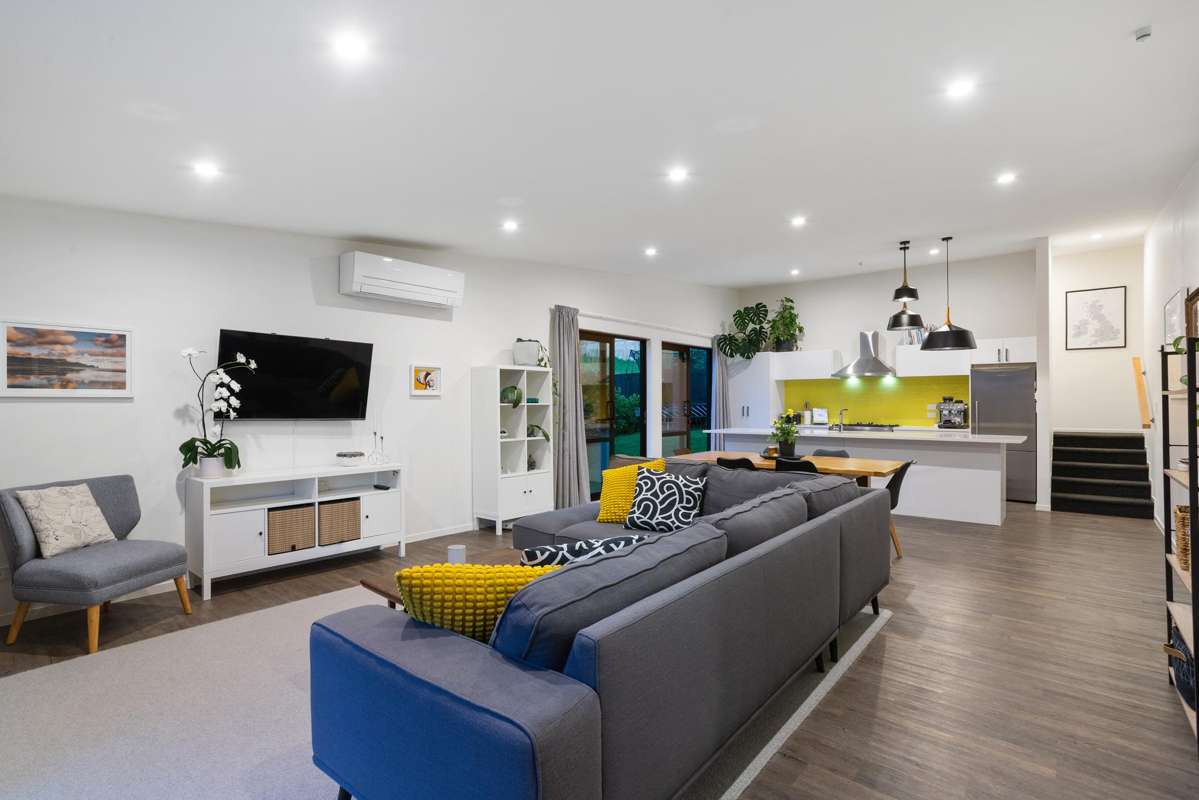 26 Arataki Views Way_0