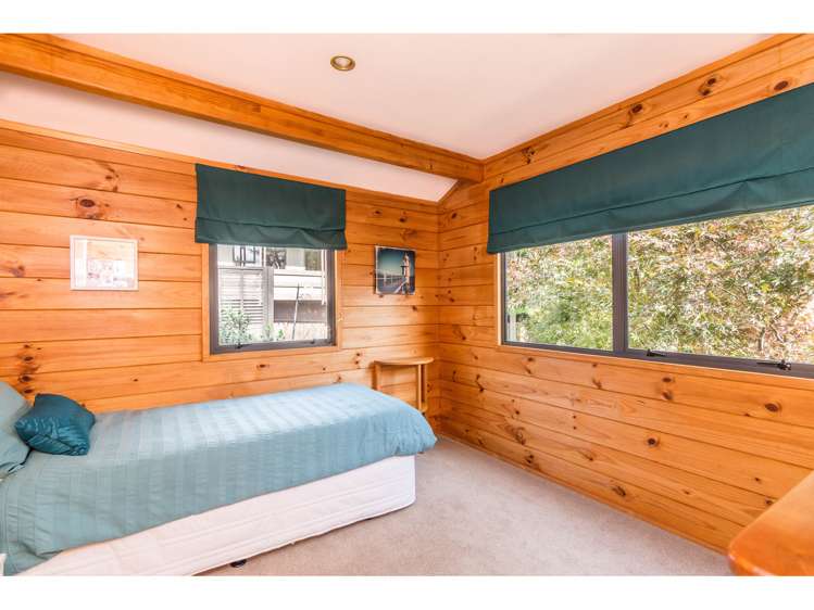 34 Derwent Crescent Titirangi_9