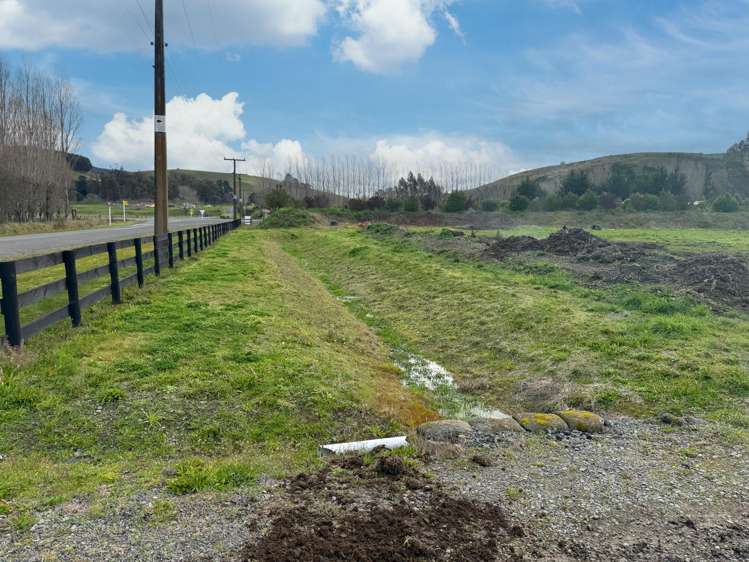 1 Stock Road Otane_9