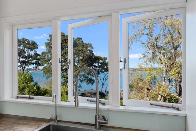 The Cottage/49a Chatham Avenue Paremoremo_1