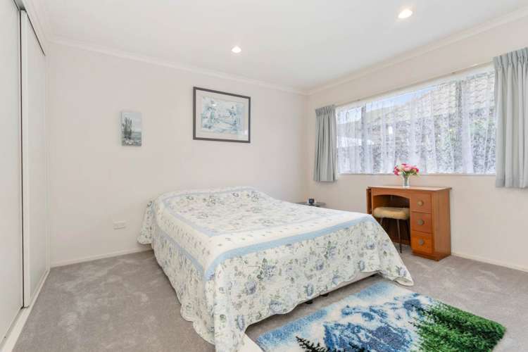 19 Castlehill Court Wattle Downs_15