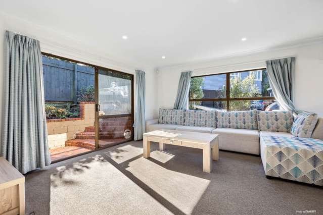 2/21 Coronation Road Hillcrest_1