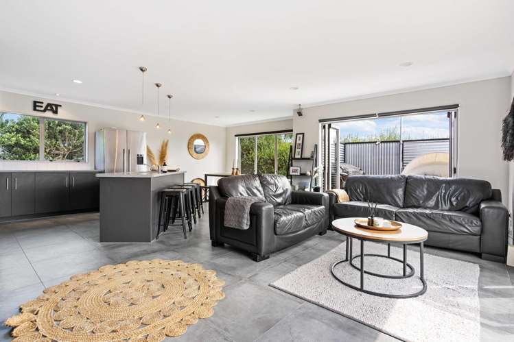 7 Ajax Head Pauanui_9