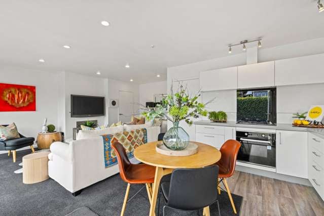 2/110 Leinster Road Merivale_2