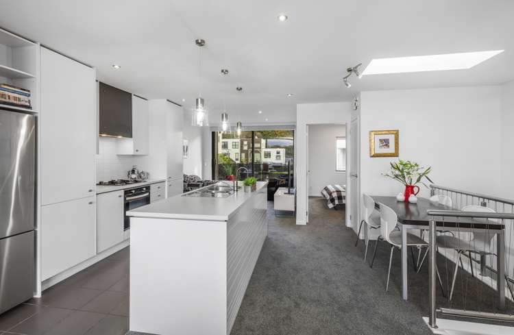 13/305 Evans Bay Parade Hataitai_10