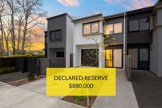 Freehold Living with Park Views & City Access